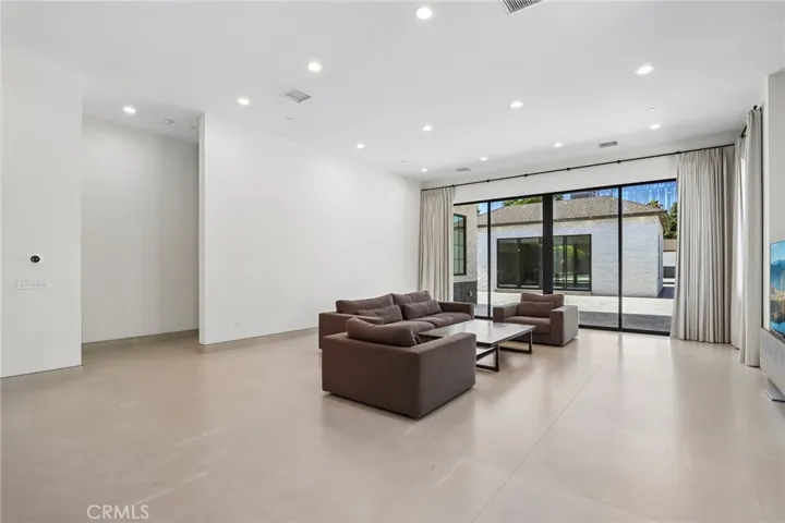 17363 Chase Street, Northridge, California 91325