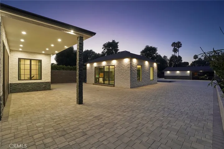 17363 Chase Street, Northridge, California 91325