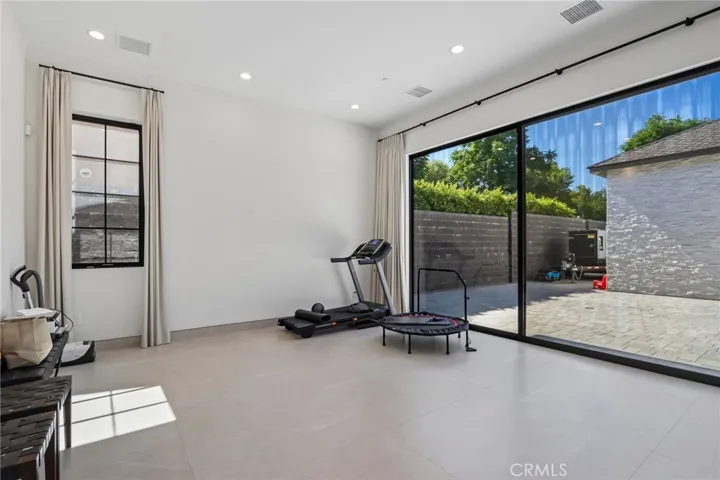 17363 Chase Street, Northridge, California 91325
