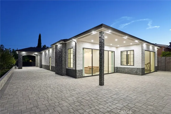 17363 Chase Street, Northridge, California 91325
