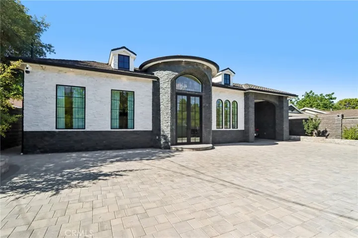 17363 Chase Street, Northridge, California 91325