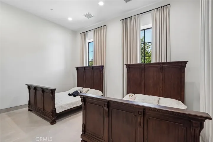 17363 Chase Street, Northridge, California 91325
