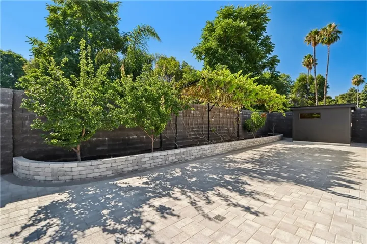 17363 Chase Street, Northridge, California 91325