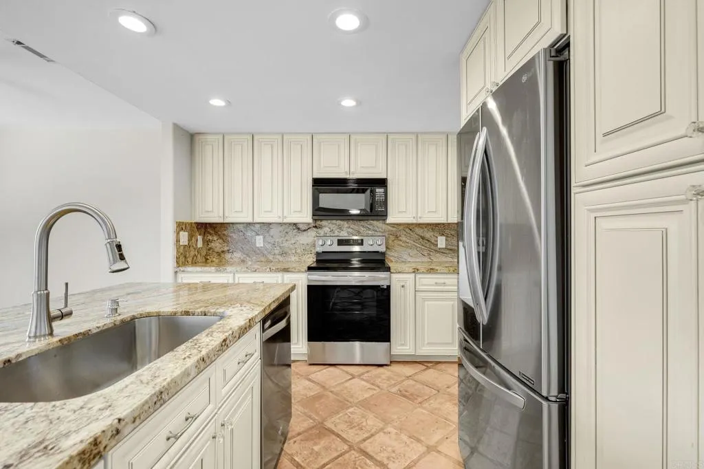 3036 Avenida Christina, Carlsbad, California 92009 — photo 4