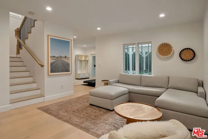 11825 Pacific Avenue, Los Angeles, California 90066