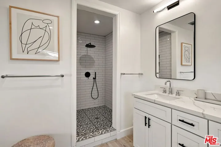 11825 Pacific Avenue, Los Angeles, California 90066