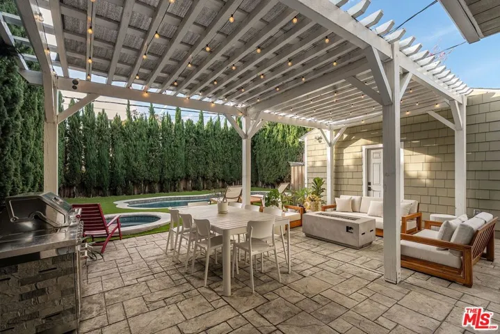 11825 Pacific Avenue, Los Angeles, California 90066