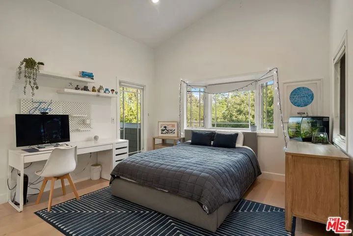 11825 Pacific Avenue, Los Angeles, California 90066