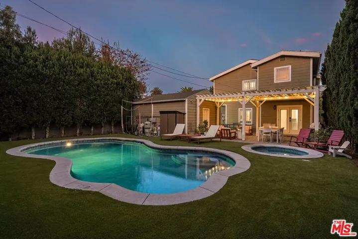 11825 Pacific Avenue, Los Angeles, California 90066