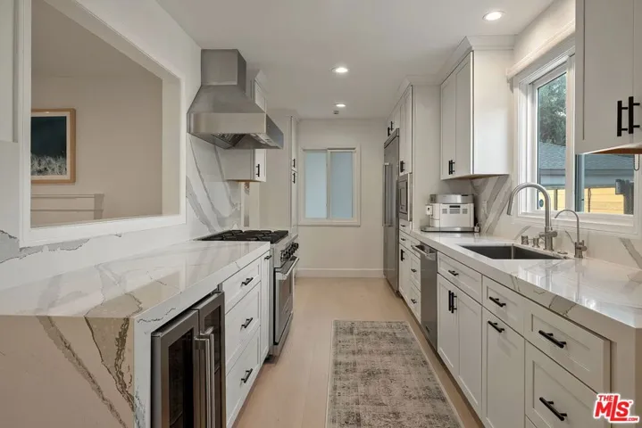 11825 Pacific Avenue, Los Angeles, California 90066