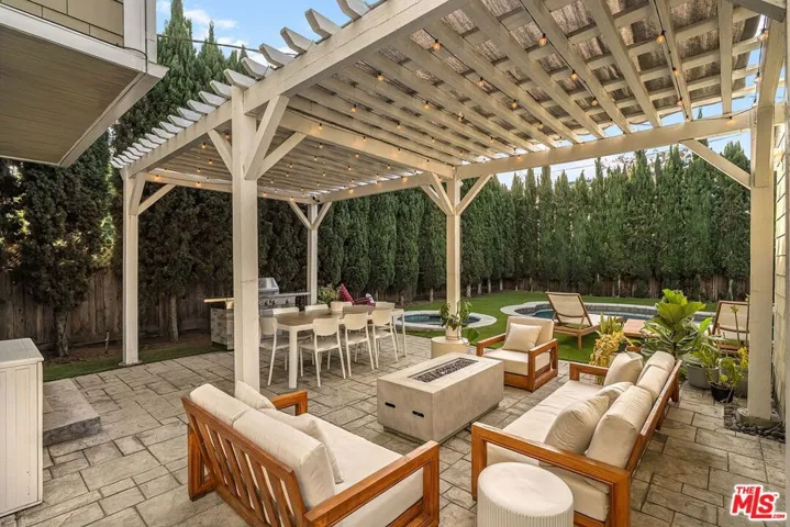 11825 Pacific Avenue, Los Angeles, California 90066