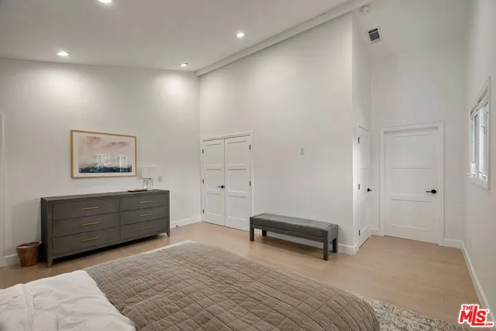 11825 Pacific Avenue, Los Angeles, California 90066