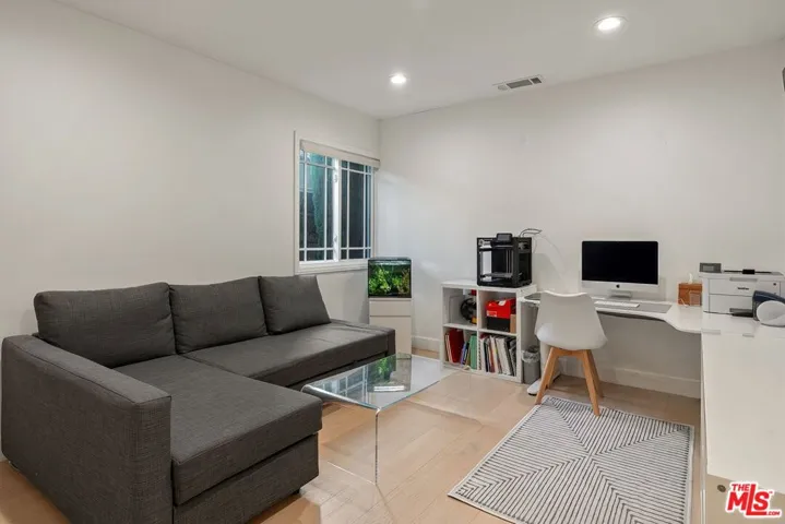 11825 Pacific Avenue, Los Angeles, California 90066