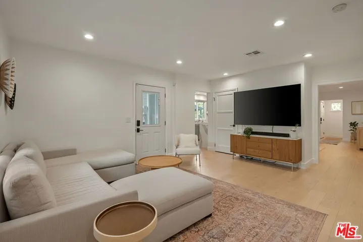 11825 Pacific Avenue, Los Angeles, California 90066