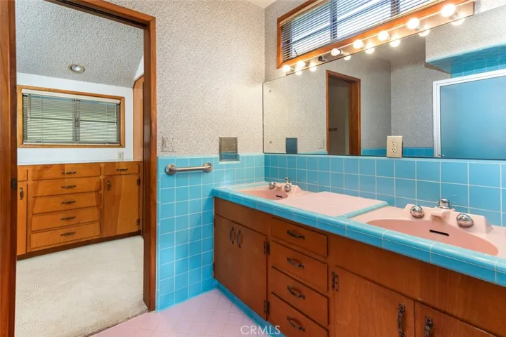 5420 E El Jardin Street, Long Beach, California 90815