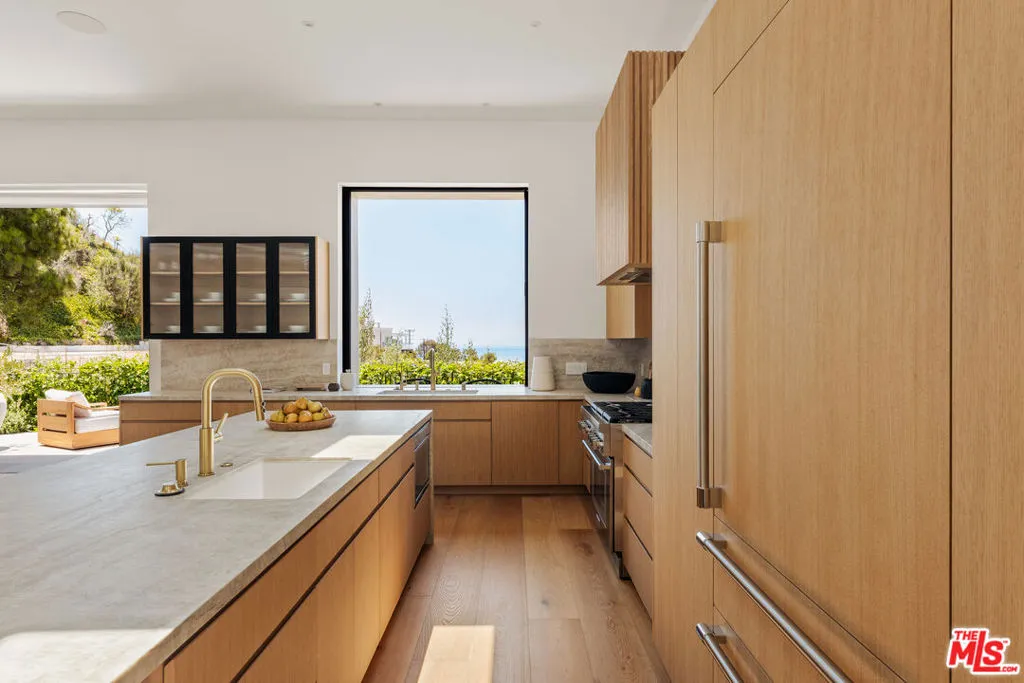 1205 Las Lomas Place, Pacific Palisades, California 90272 — photo 4