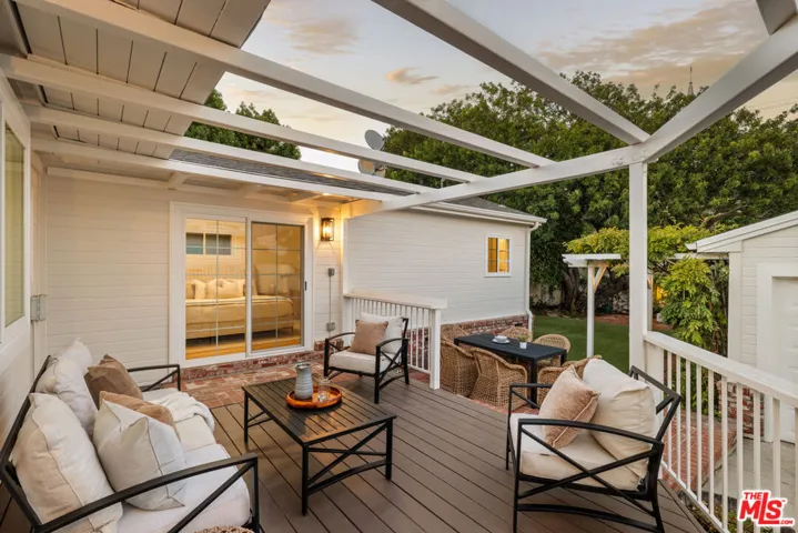 8316 Westlawn Avenue, Los Angeles, California 90045