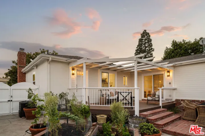 8316 Westlawn Avenue, Los Angeles, California 90045