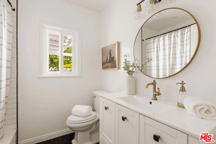 8316 Westlawn Avenue, Los Angeles, California 90045
