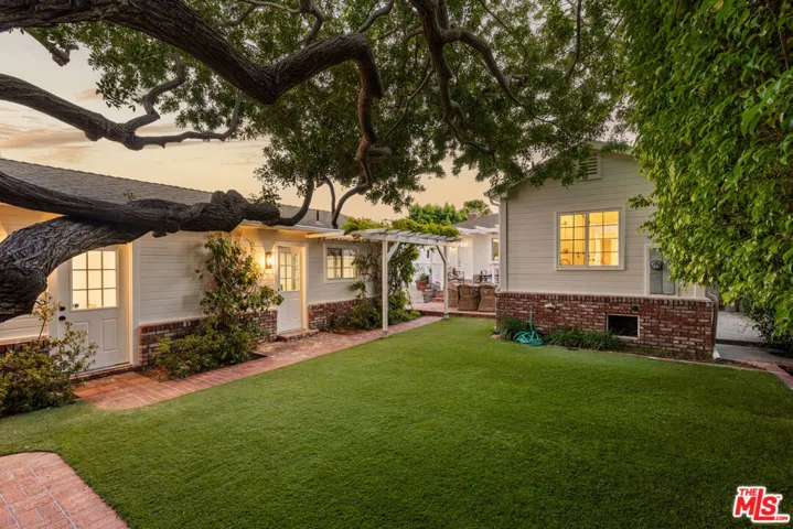 8316 Westlawn Avenue, Los Angeles, California 90045