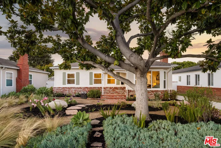 8316 Westlawn Avenue, Los Angeles, California 90045