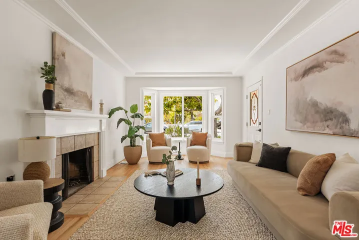 8316 Westlawn Avenue, Los Angeles, California 90045