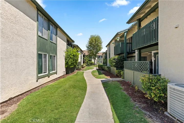 23282 Orange, Lake Forest, California 92630