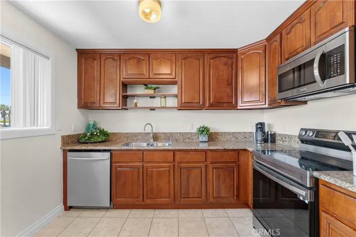 23282 Orange, Lake Forest, California 92630