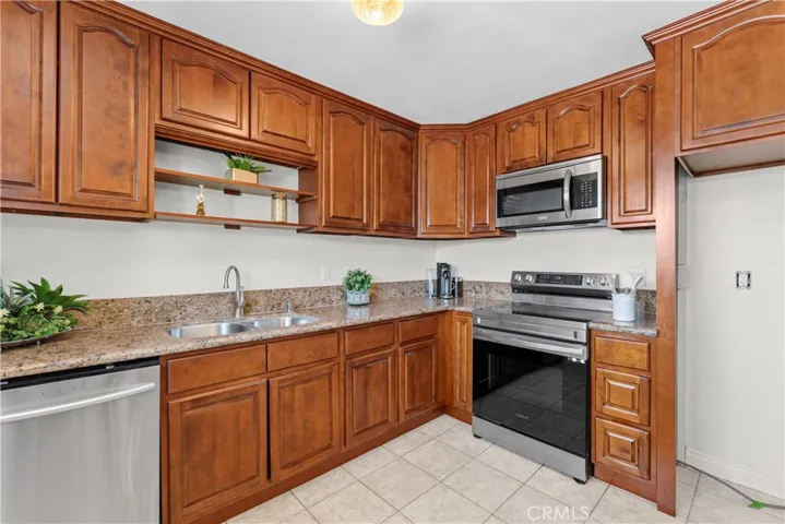 23282 Orange, Lake Forest, California 92630