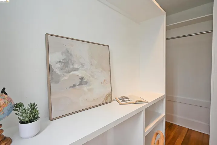 Study and extra Closet space