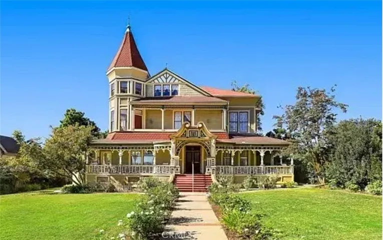 225 N Lima St 203, Sierra Madre, California 91024
