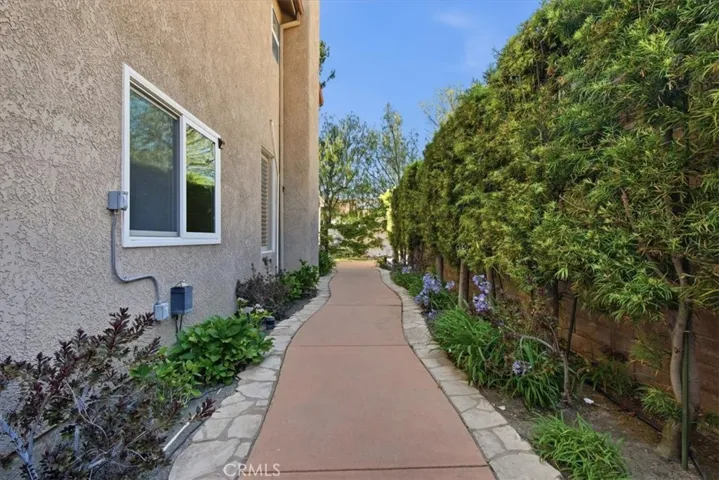 5199 Carmento Drive, Oak Park, California 91377