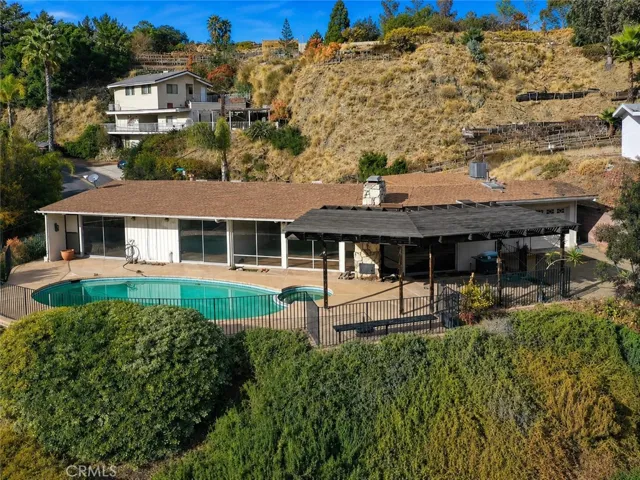 1300 Paseo Redondo, Burbank, California 91501