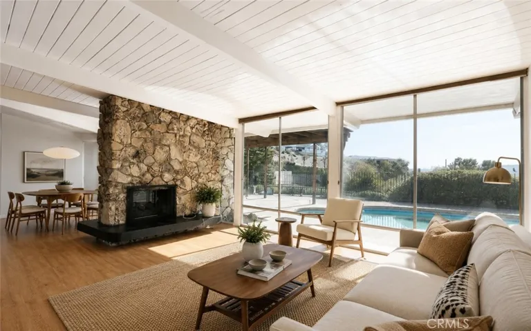 1300 Paseo Redondo, Burbank, California 91501