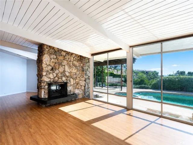 1300 Paseo Redondo, Burbank, California 91501