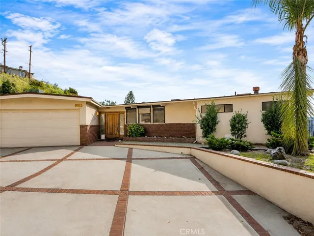1300 Paseo Redondo, Burbank, California 91501