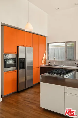 1076 Palms Boulevard, Venice, California 90291