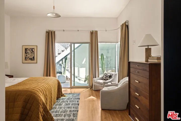 1076 Palms Boulevard, Venice, California 90291