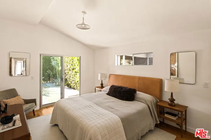 1076 Palms Boulevard, Venice, California 90291