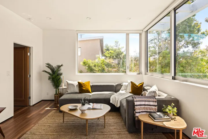 1076 Palms Boulevard, Venice, California 90291