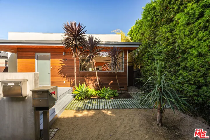 1076 Palms Boulevard, Venice, California 90291
