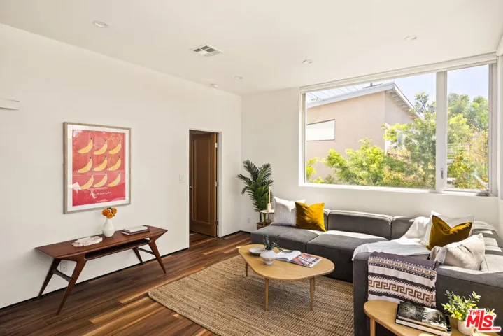 1076 Palms Boulevard, Venice, California 90291