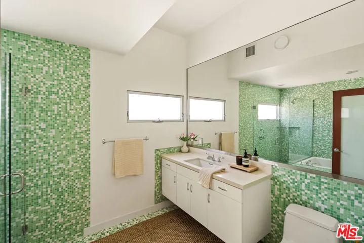 1076 Palms Boulevard, Venice, California 90291