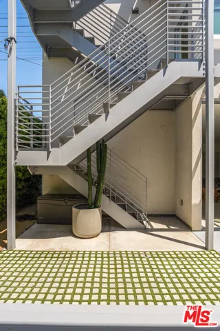 1076 Palms Boulevard, Venice, California 90291