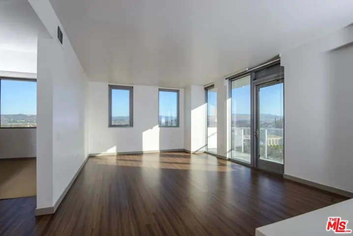 3033 Wilshire Avenue Ph1705, Los Angeles, California 90010