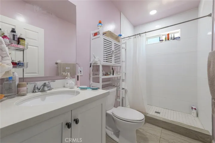 5790 Bucknell Avenue, North Hollywood, California 91607