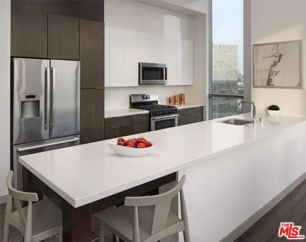 3033 Wilshire Avenue Ph1604, Los Angeles, California 90010