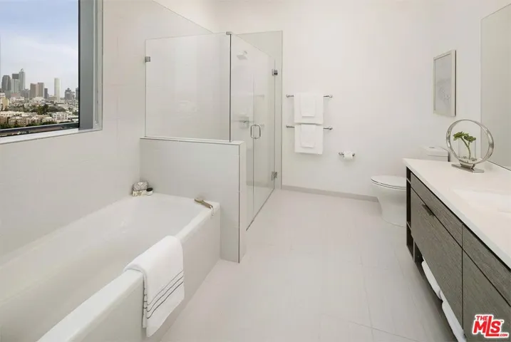 3033 Wilshire Avenue Ph1604, Los Angeles, California 90010