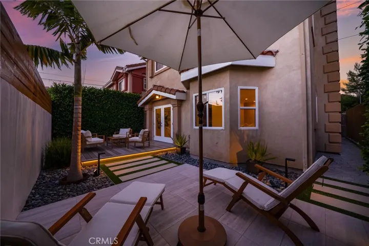Pathway and deck lighting