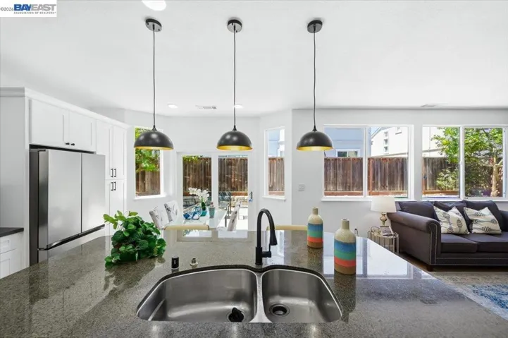 112 Ridgepoint Ct, Hercules, California 94547
